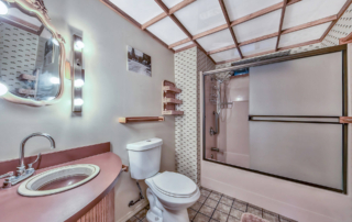 465 lakeview Avenue Bathroom
